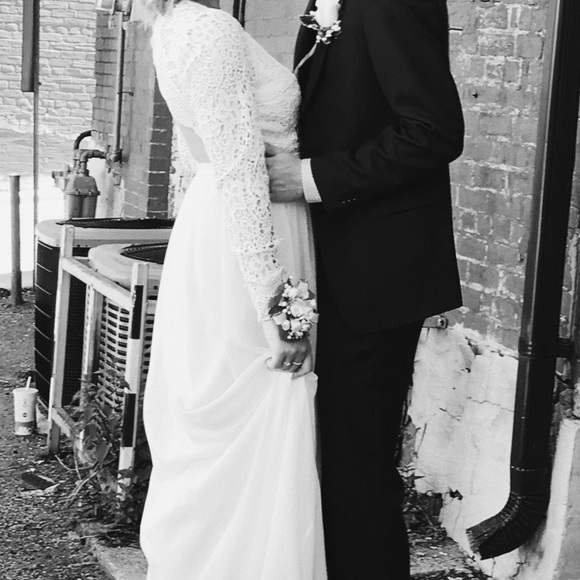 Prom / Wedding dress - Picture 3 of 7